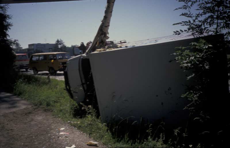 975.jpg