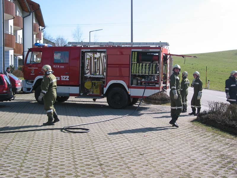 102-0230_IMG.jpg