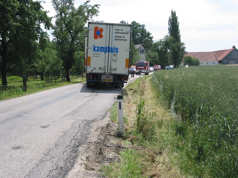 100-0016_IMG.jpg